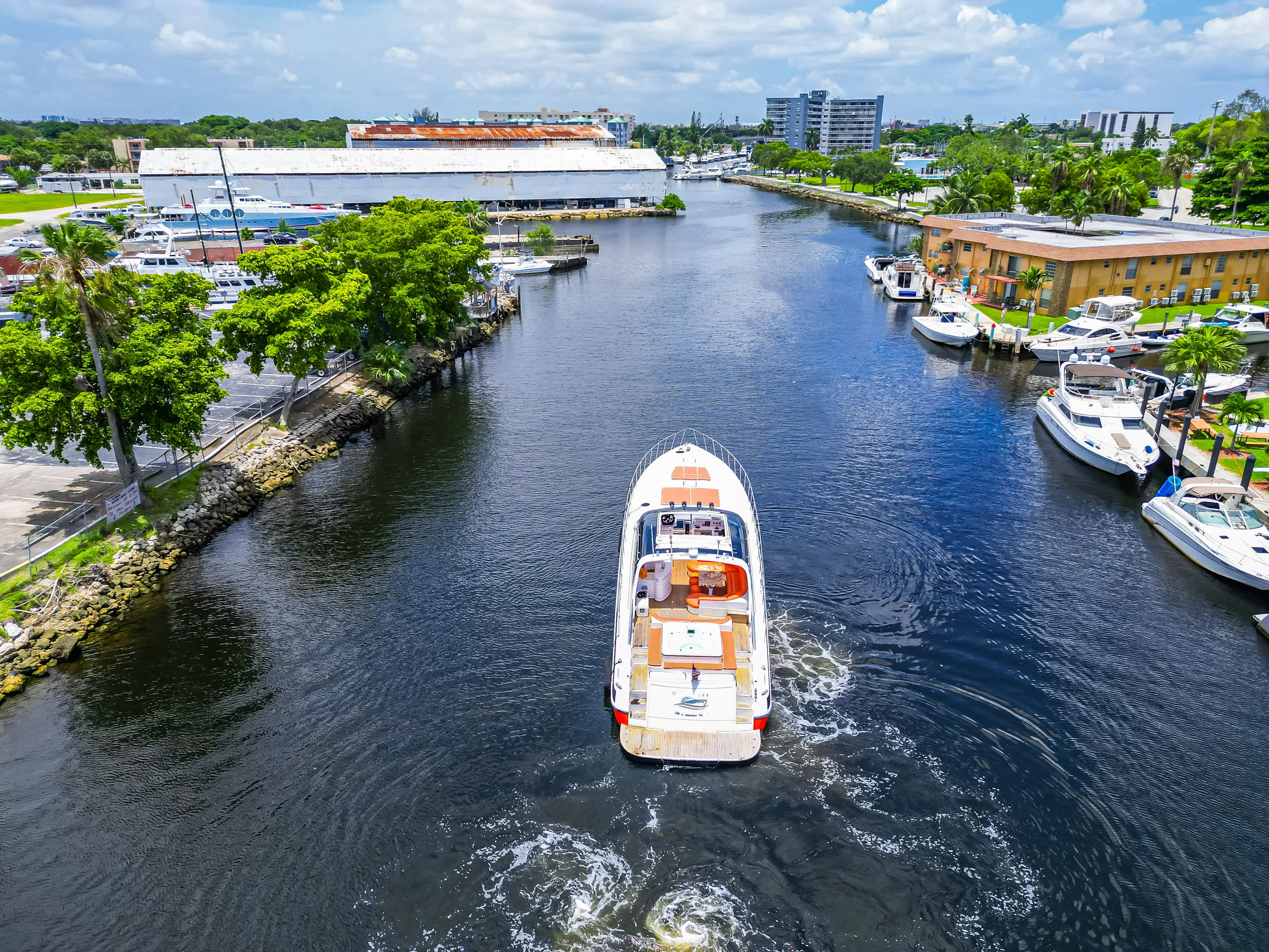 85ft Baia luxury sport yacht exterior profile